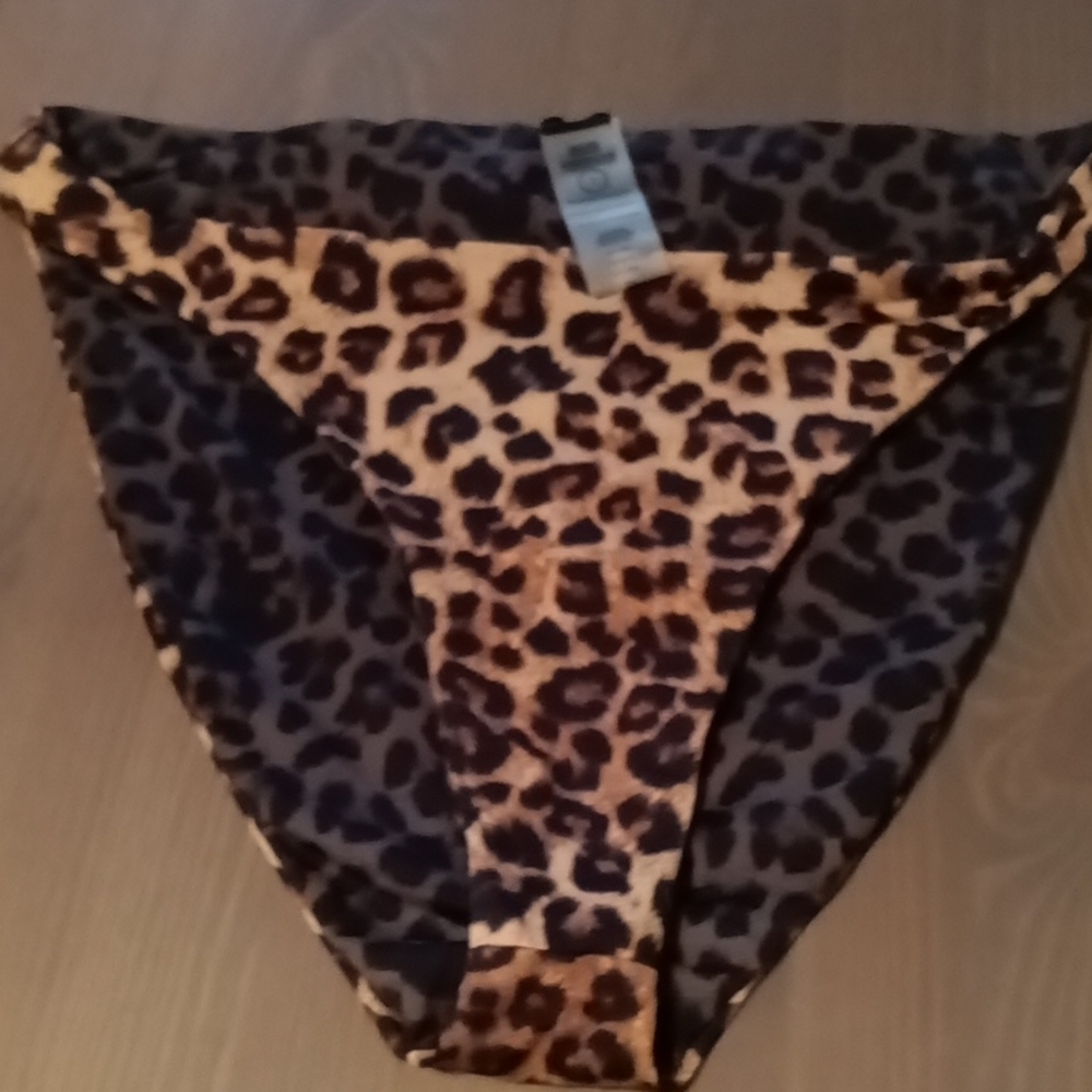 #9❤️ Brand new without tags Good American bathing suit bottoms
